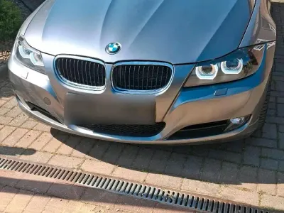Gebraucht BMW 320 184 PS (135 kW) 2011 Grau Kombi