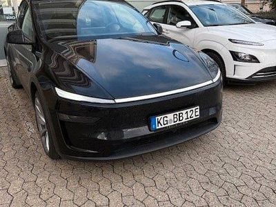 Schwarz Gebraucht 2025 Tesla Model Y SUV | 55.500 €