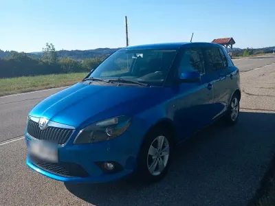 Gebraucht Skoda Fabia Ambition 86 PS (63 kW) 2014 Blau Limousine