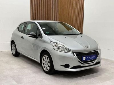 Gebraucht Peugeot 208 Access 68 PS (50 kW) 2014 Silber Kleinwagen