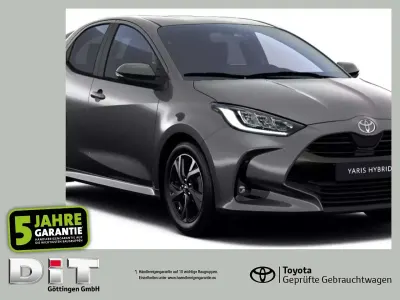 Neu Toyota Yaris Hybrid 116 PS (85 kW) 2025 Marlingrau mica metallic Kleinwagen