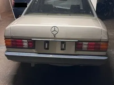 Gebraucht Mercedes 190 136 PS (100 kW) 1988 Gold Limousine