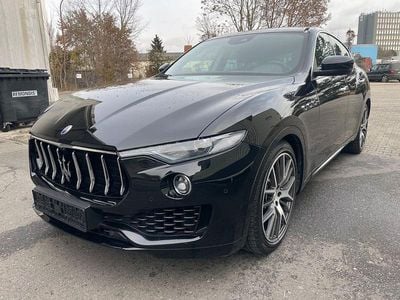 Gebraucht Maserati Levante 430 PS (316 kW) 2016 Schwarz SUV