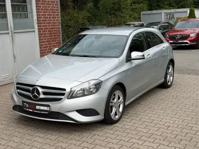 Gebraucht Mercedes A180 122 PS (89 kW) 2013 Silber Kleinwagen