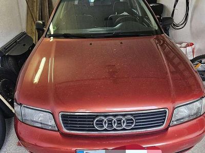 Gebraucht Audi A4 102 PS (75 kW) 1995 Orange Limousine