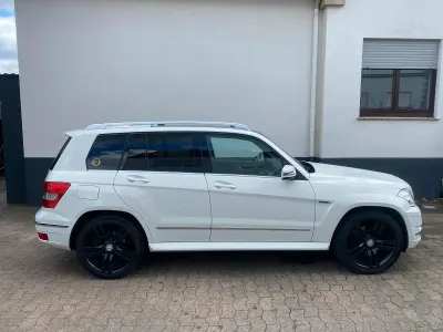 Używany Mercedes GLK320 224 KM (164 kW) 2009 Biały SUV