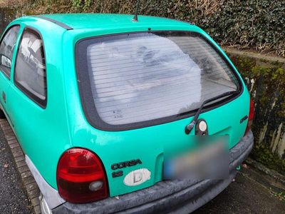 Używany Opel Corsa 45 KM (33 kW) 1996 Zielony Hatchback