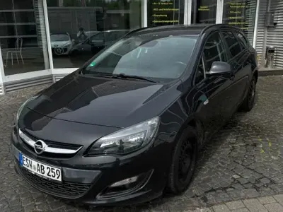Gebraucht Opel Astra Selection 136 PS (100 kW) 2014 Schwarz Kombi