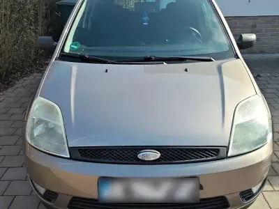 Second-hand Ford Fiesta 80 CP (58 kW) 2004 Gri Hatchback