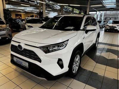 Weiss Gebraucht 2019 Toyota RAV4 Hybrid Team SUV | 27.890 € (Fairer Preis)