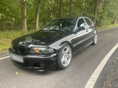 Gebraucht BMW 325 M Sport 192 PS (141 kW) 2001 Schwarz Limousine