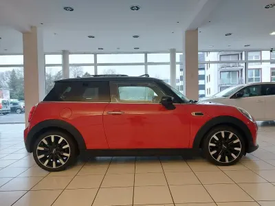 Gebraucht Mini Cooper 136 PS (100 kW) 2019 Rot Kleinwagen