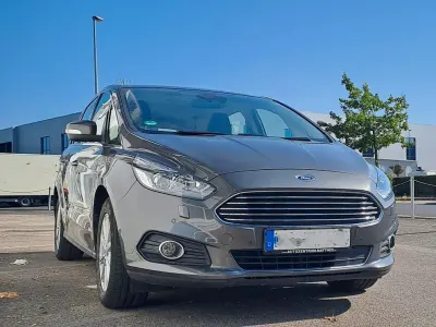 Gebraucht Ford S-MAX Titanium 160 PS (117 kW) 2017 Grau Van / Kleinbus