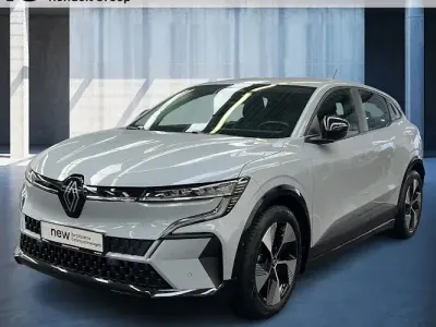 Usata Renault Megane E-Tech Equilibre 160 kW (218 CV) 2023 Grigio Berlina