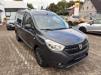 Grau Gebraucht 2017 Dacia Dokker Ambiance Van / Kleinbus | 8.990 € (Fairer Preis)
