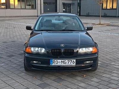 BMW 323