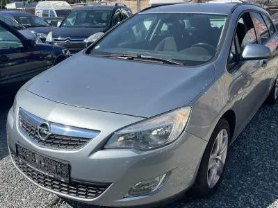 Gebraucht Opel Astra Design Edition 116 PS (85 kW) 2011 Silber Kombi