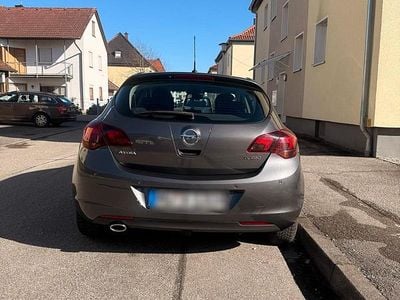 Gebraucht Opel Astra 150 PS (110 kW) 2010 Grau Limousine