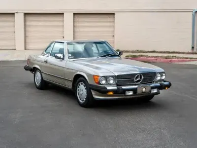 Używany Mercedes 560 227 KM (166 kW) 1987 Beżowy Kabriolet