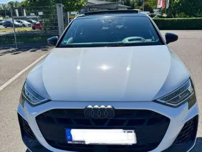 Gebraucht Audi S3 Comfort 333 PS (244 kW) 2024 Weiß Limousine