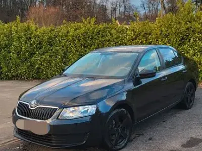 Usata Skoda Octavia Active 105 CV (77 kW) 2013 Nero Berlina