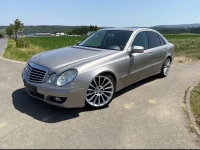 Gebraucht Mercedes E220 Classic 170 PS (125 kW) 2008 Silber Limousine