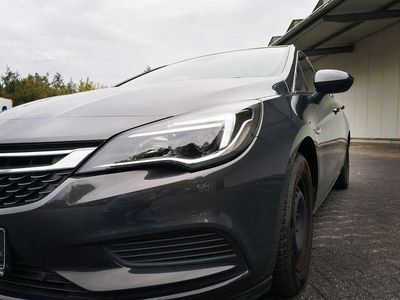 Gebraucht Opel Astra Edition 125 PS (91 kW) 2016 Grau Limousine