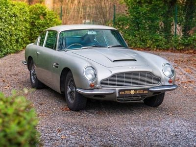 Aston Martin DB6