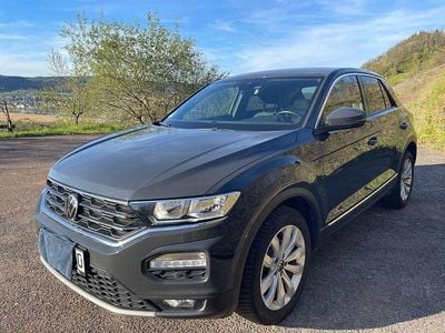 Second-hand VW T-Roc Sport 150 CP (110 kW) 2022 Gri SUV