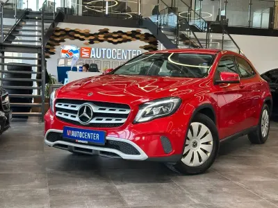 Gebraucht Mercedes GLA200 136 PS (100 kW) 2017 Rot SUV