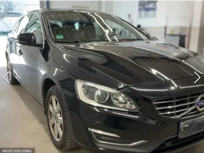 Gebraucht Volvo V60 Summum 190 PS (139 kW) 2015 Schwarz Kombi