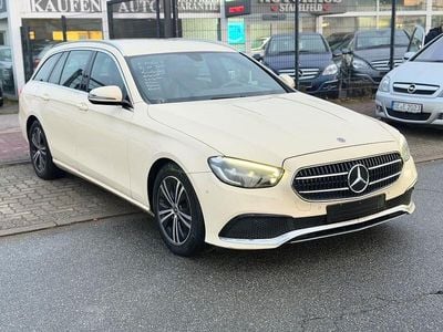 Gebraucht Mercedes E220 Avantgarde 194 PS (142 kW) 2020 Beige Limousine