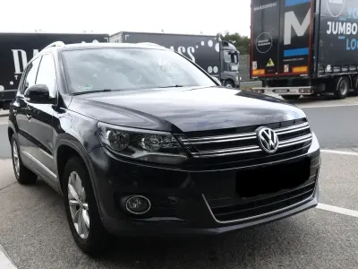 Gebraucht VW Tiguan LOUNGE 160 PS (117 kW) 2015 Schwarz SUV