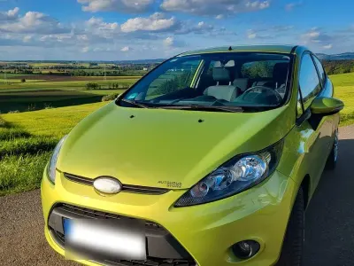 Gebraucht Ford Fiesta Trend 82 PS (60 kW) 2009 Grün Limousine