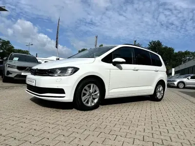 Gebraucht VW Touran Comfortline 150 PS (110 kW) 2024 Pure white Van / Kleinbus