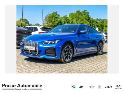 Usado BMW i4 M Sport 250 kW (340 CV) 2025 Azul Berlina