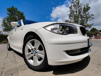 Usata BMW 116 Basis 116 CV (85 kW) 2011 Bianco Utilitaria
