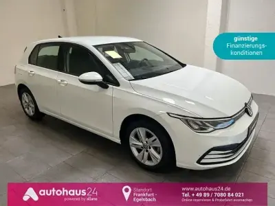 Gebraucht VW Golf VIII Life 110 PS (80 kW) 2023 Weiß Limousine