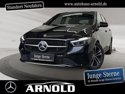 Schwarz (nachtschwarz) Gebraucht 2024 Mercedes B200 Progressive Van / Kleinbus | 30.800 € (Fairer Preis)