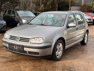 Silber Gebraucht 2002 VW Golf Basis Limousine | 1.890 € (Etwas zu teuer)