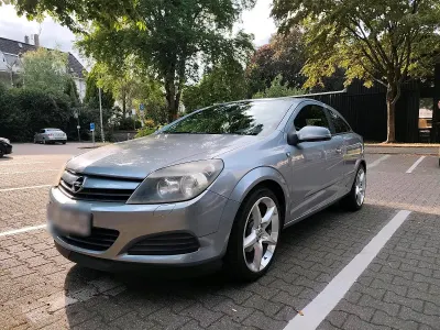 Gebraucht Opel Astra GTC 105 PS (77 kW) 2005 Grau Coupé