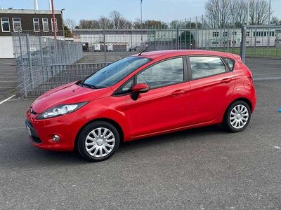 Usata Ford Fiesta Trend 60 CV (44 kW) 2012 Rosso Utilitaria