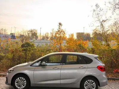 Gebraucht BMW 218 Active Tourer 150 PS (110 kW) 2020 Silber Van / Kleinbus
