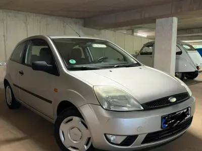Usata Ford Fiesta 80 CV (58 kW) 2004 Argento Utilitaria