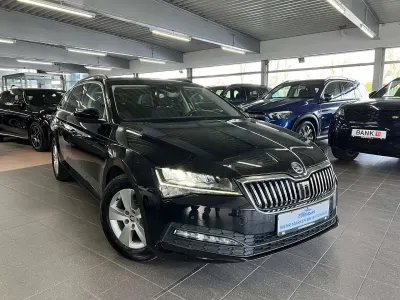 Gebraucht Skoda Superb Ambition 150 PS (110 kW) 2022 Schwarz Kombi