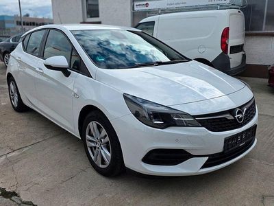 Weiß Gebraucht 2020 Opel Astra Limousine | 12.999 € (Fairer Preis)