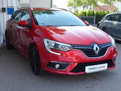 Gebraucht Renault Mégane IV Play 110 PS (80 kW) 2017 Rot Limousine