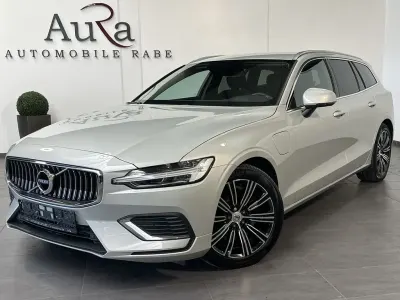 Używany Volvo V60 Inscription 341 KM (250 kW) 2021 Srebrny Kombi