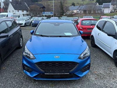 Blau Gebraucht 2018 Ford Focus ST-Line Limousine | 13.490 € (Fairer Preis)