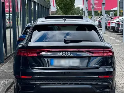 Gebraucht Audi Q8 S-Line 340 PS (250 kW) 2022 Schwarz SUV
